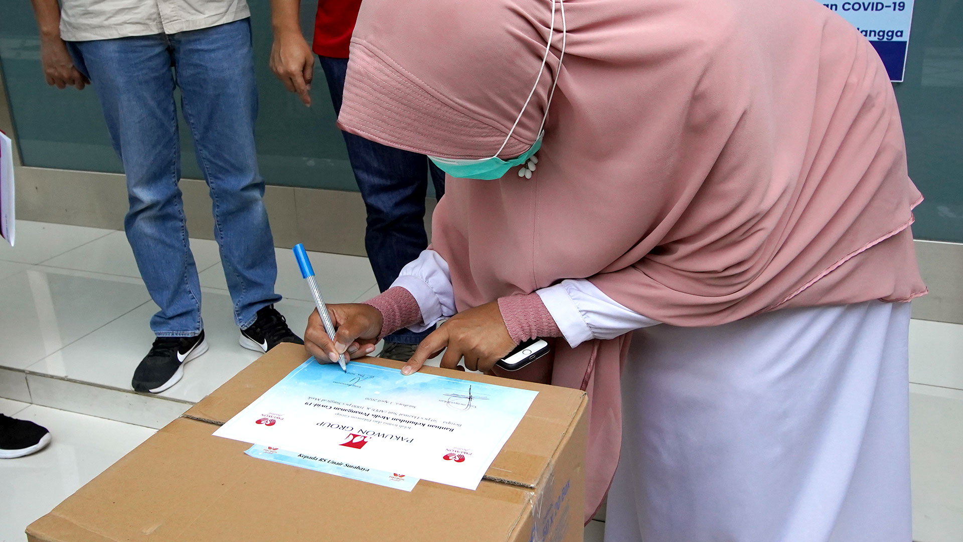 \App\Helpers\getUpload($galleryId)->alt