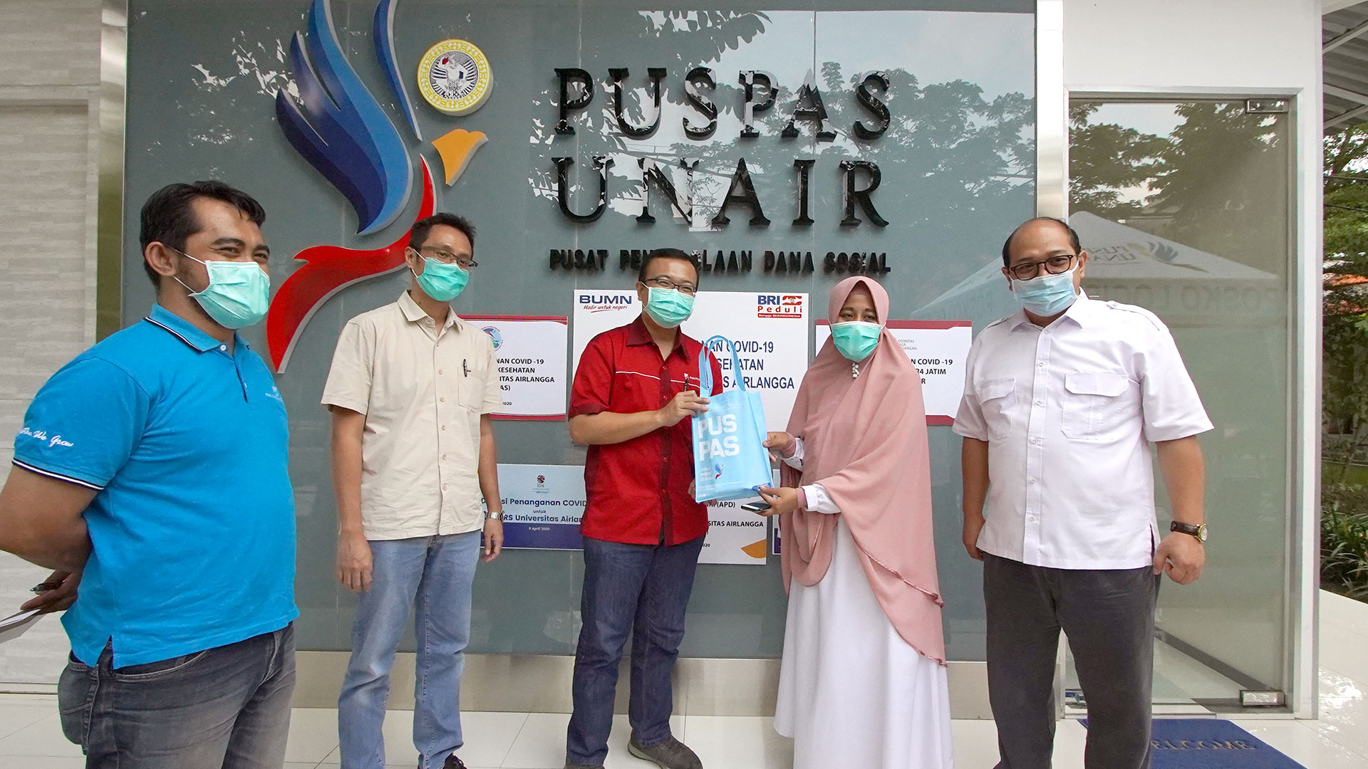 \App\Helpers\getUpload($galleryId)->alt