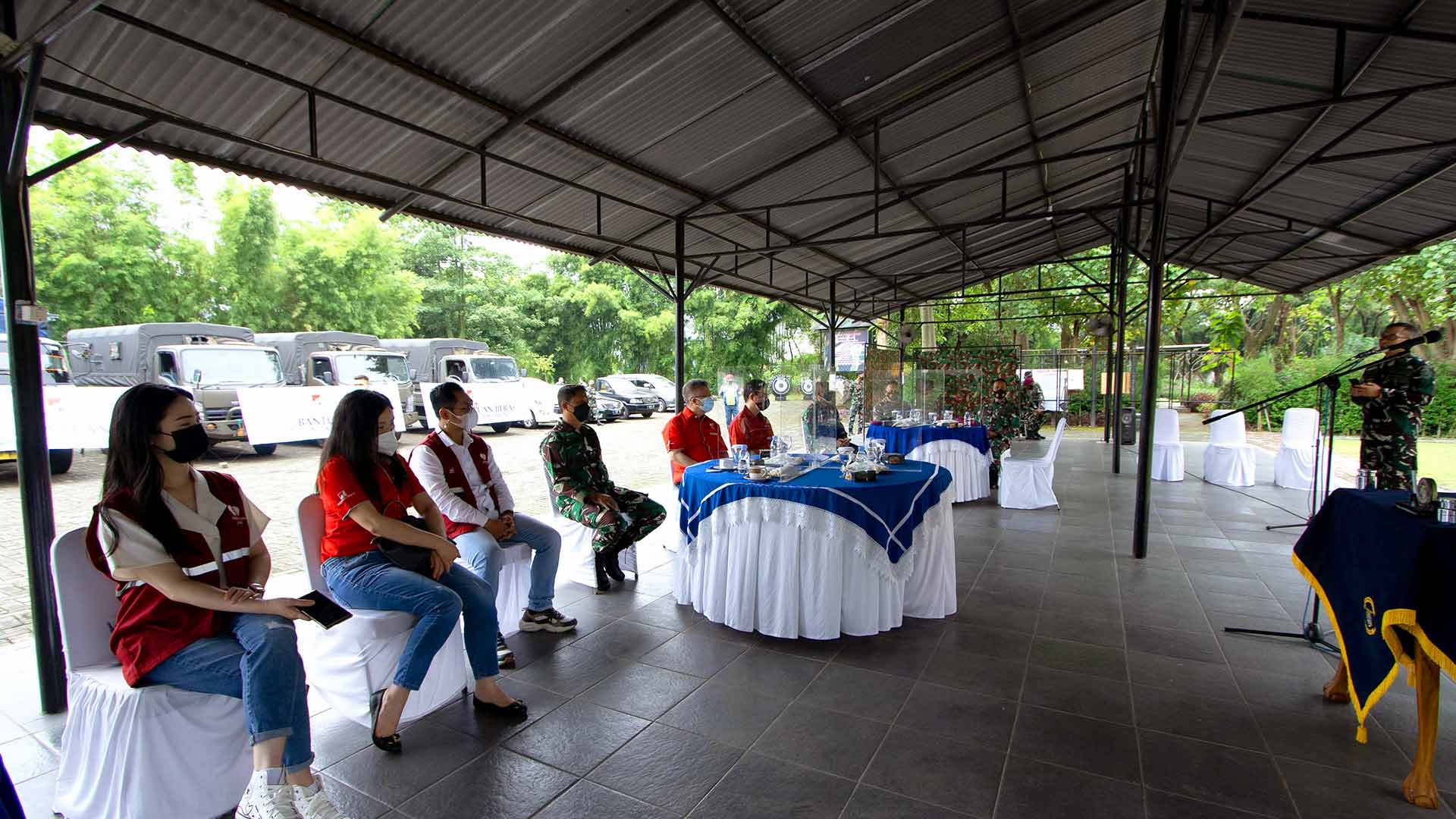 \App\Helpers\getUpload($galleryId)->alt