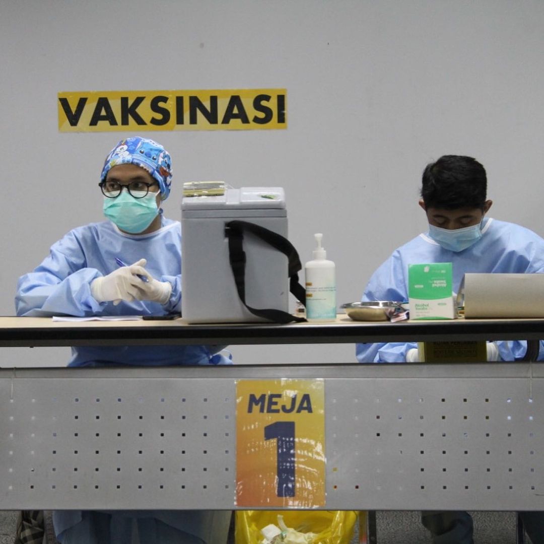 \App\Helpers\getUpload($galleryId)->alt