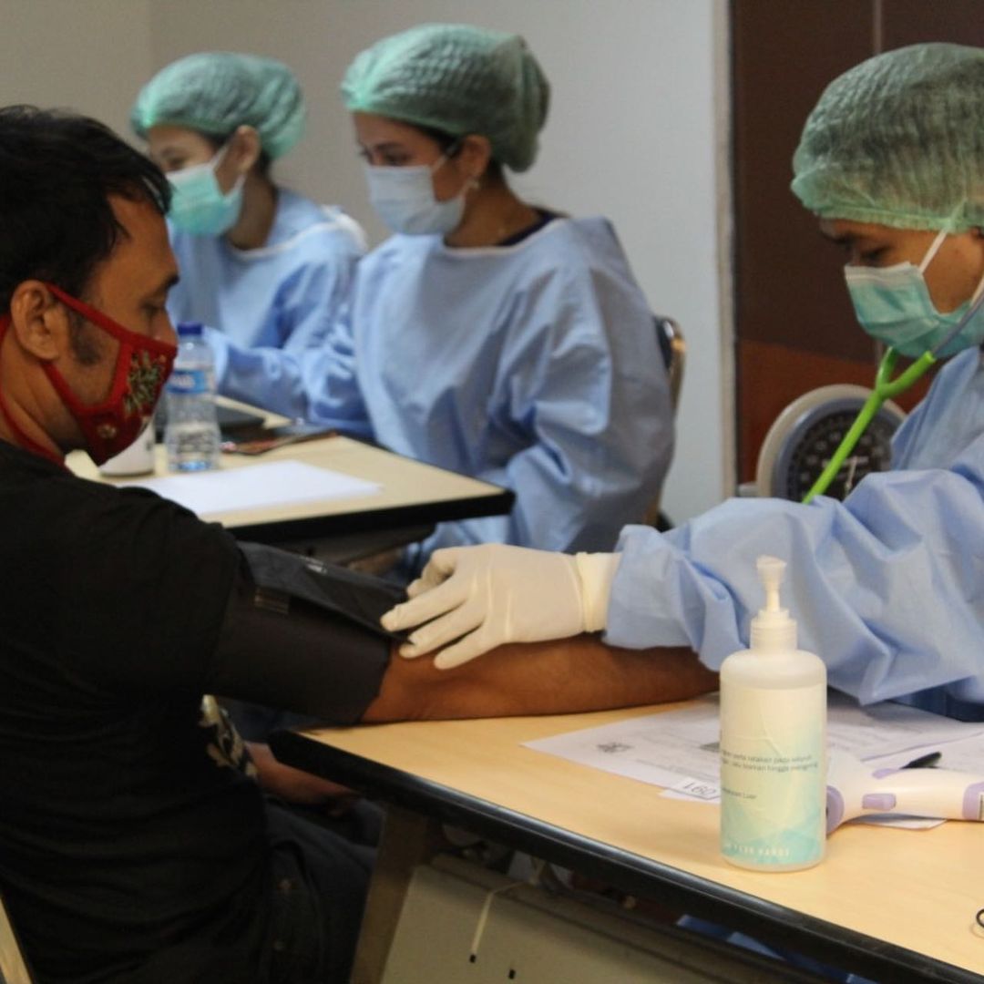 \App\Helpers\getUpload($galleryId)->alt