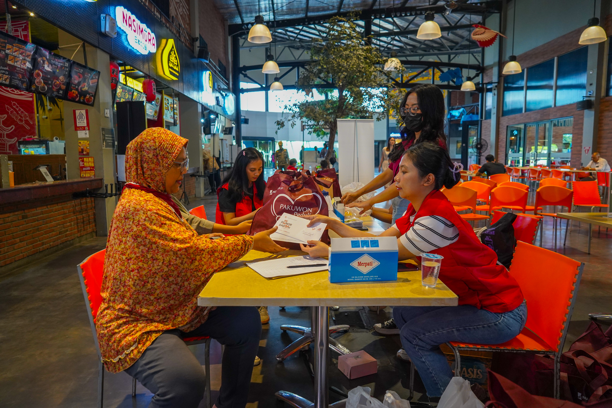 \App\Helpers\getUpload($galleryId)->alt